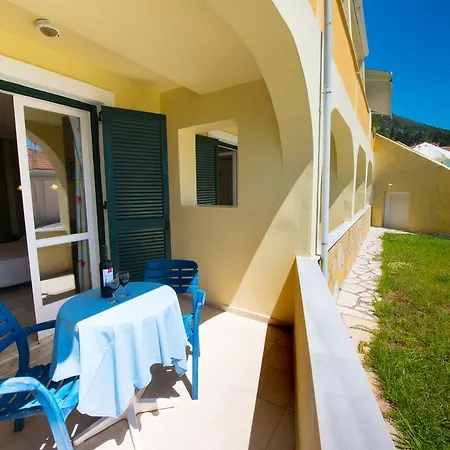 Niras Nydri (Lefkada)