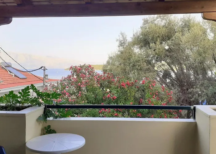 Niras 2* Nydri (Lefkada)